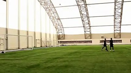 Màn biểu diễn bóng đá ảo như hack