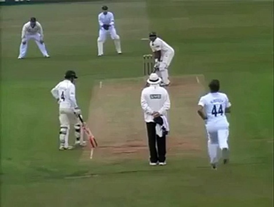 very funny run out in cricket history - Video Dailymotion