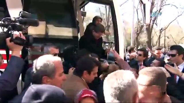 Başbakan Davutoğlu’na sevgi seli