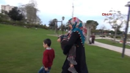 Adana - Parkta Oynarken 2 Metreden Düşen Çocuk Yaralandı