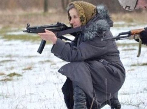 68'lik Ukraynalı Nine Orduya Katılıp Savaşa Girdi