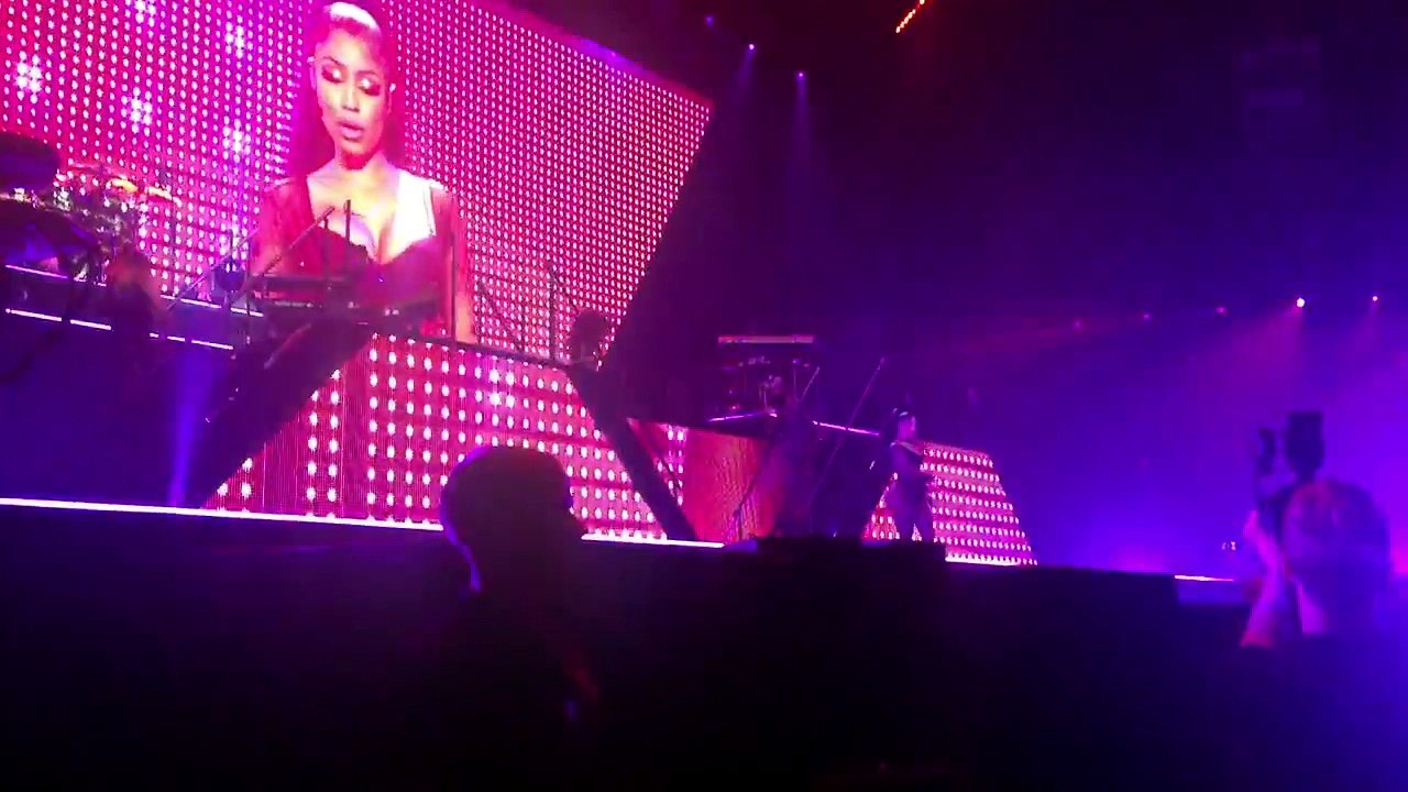 Nicki Minaj- Feelin' Myself, ThePinkprintTour (Oslo, 17.03.2015)