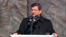 3- Şehitler Abidesi'ndeki Törende Başbakan Davutoğlu Konuştu