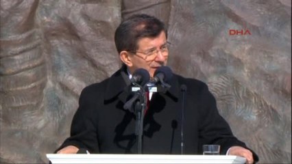 4- Şehitler Abidesi'ndeki Törende Başbakan Davutoğlu Konuştu