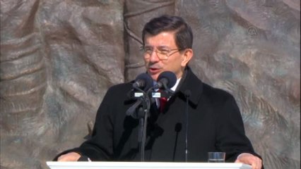 Davutoğlu: "İstiklal Marşımız, Ebediyete Kadar Bu Al Bayrakla Birlikte Vatan Semalarında Dinlenecek"