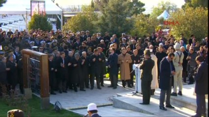 12- Şehitler Abidesi'nde Tören Düzenleniyor