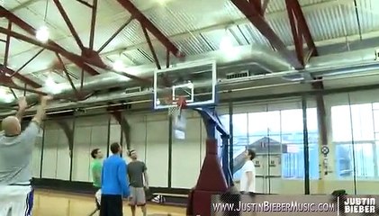 Justin Bieber & Usher play One on One Basketball in NYC