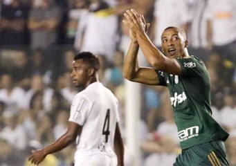 Tobio exalta dupla de zaga com Vitor Hugo