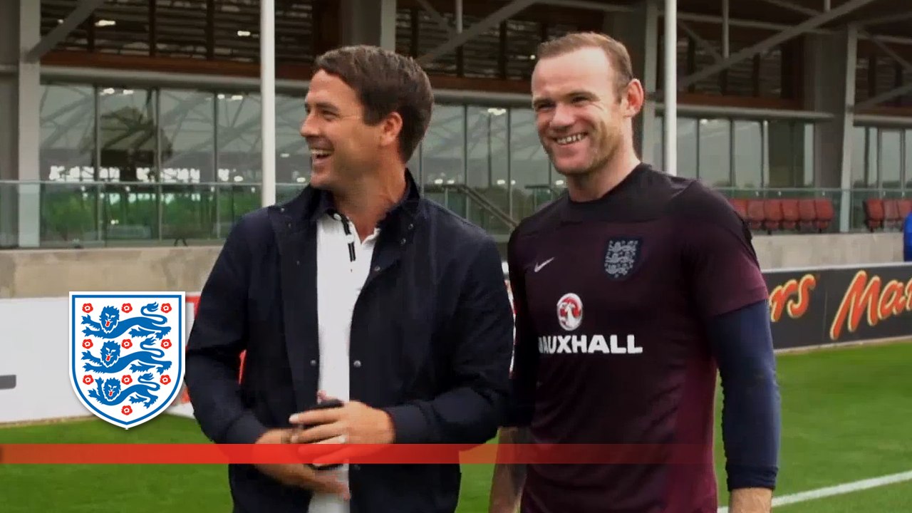 Owen joins Rooney & England for training | Inside Training
