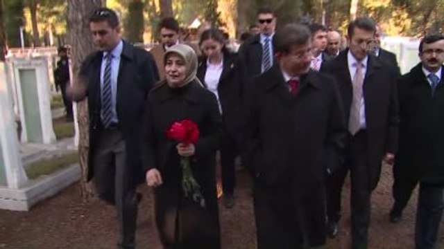 Davutoğlu, Üzerinde Davutoğlu Ahmet, Er. Konya-Bozkır Yazan Şehit Kabrini Ziyaret Etti