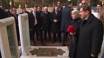 Çanakkale Başbakan Davutoğlu, Şehit Davutoğlu Ahmet'in Mezarını Ziyaret Etti