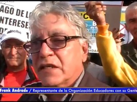 Más de 18 mil docentes salen a protestar a las calles