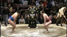 Chiyonokuni vs Takanoyama | This Sumo Wrestler Takes On An Opponent Twice His Size