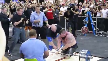 Ce mec soulève des Poids de 462kgs