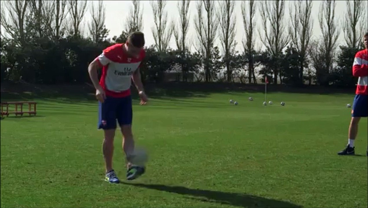Olivier Giroud s'est tromper de ballon !!