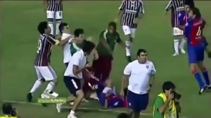 Ẩu đả bạo lực nhất trong lịch sử bóng đá.