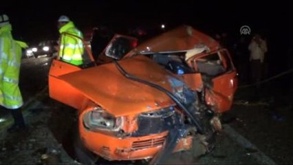 Kamyonetle Otomobil Çarpıştı: 1 Ölü, 3 Yaralı