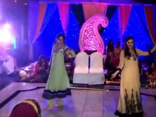 Gorgeous Females Dance On Wedding AWESOME