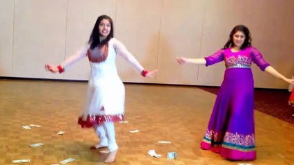 Indian Wedding BEAUTY ON DANCE - Balam Pichkari