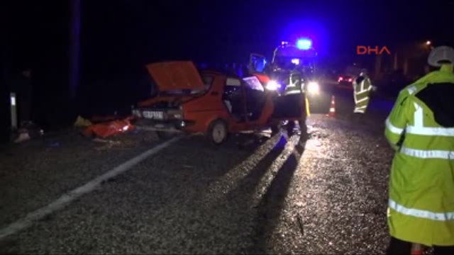 Fethiye Kamyonet ile Otomobil Kafa Kafaya Çarpıştı 1 Ölü, 3 Yaralı