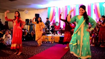 Kuriyan Punjab Diyan - DANCE on Mehndi Night
