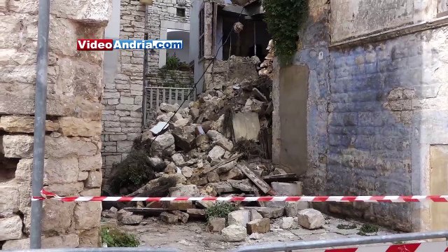 Casa disabitata crolla nel centro storico di Andria