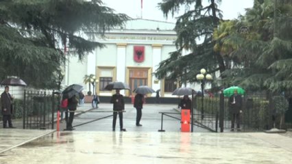 Arnavutluk'ta Muhalefet Meclis Başkanının İstifasını İstedi