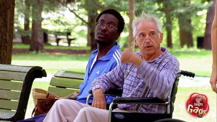 Player Grandpa Seduces Young Sexy Woman