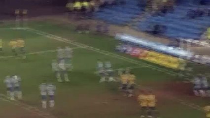 Scott Harrison utilise le spray... afin de marquer l'emplacement d'un arbitre blessé