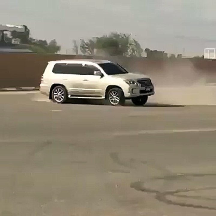 Lexus LX570 Freestyle Drift