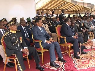 Passation de commandement entre Auguste Roger Bibaye Itandas, qui remplace Jean-Claude Ella Ekogha à la tête de l'État Major Général des Forces Armées gabonaises