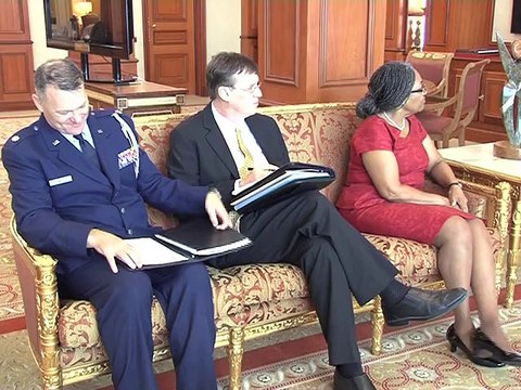 Audience avec le Colonel Auguste Denise Barry, ministre de l'administration territoriale du Burkina Faso et porteur d'un message du Président de la Transition