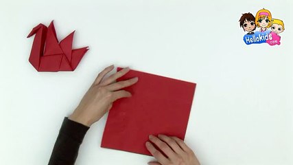 Скачать видео: Papiroflexia de cisne con una servilleta de papel - Videos de manualidades NAVIDAD