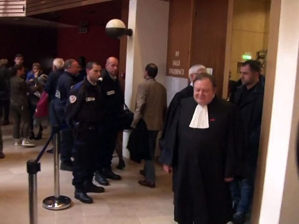 Clichy-sous-Bois: le ministère public requiert la relaxe des deux policiers