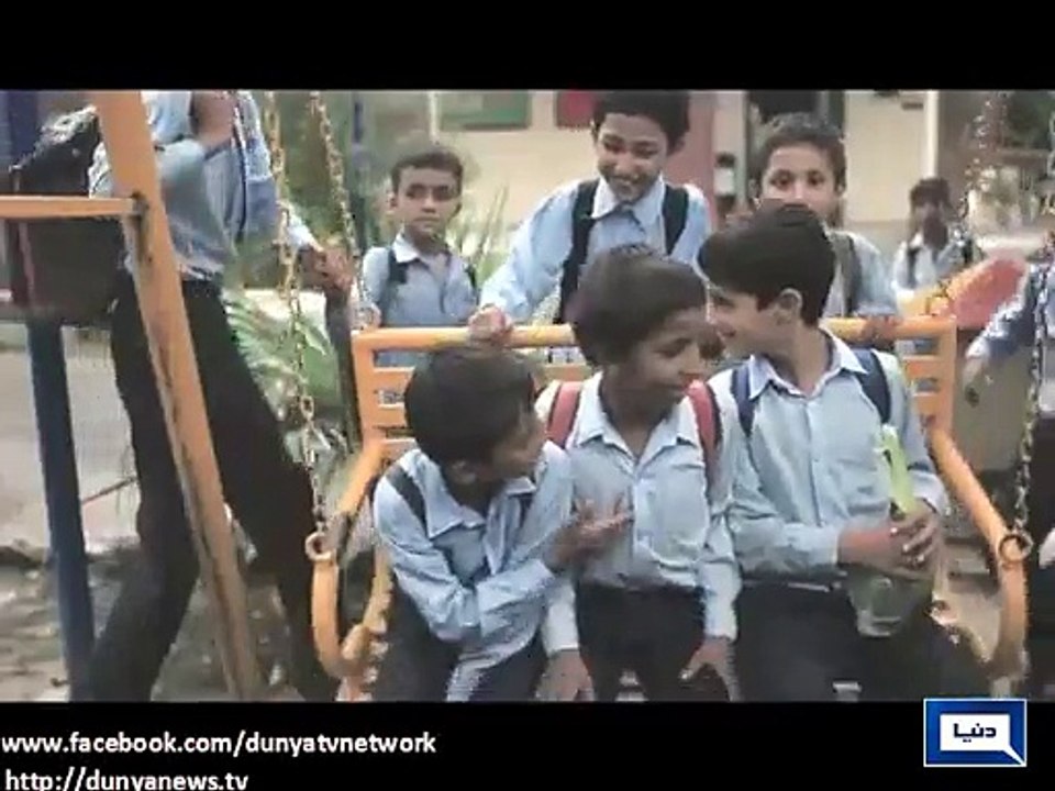 Me Aisi Qoum se Hun Jis ke wo Bachon se darta hai