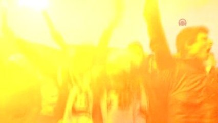 Beşiktaşlı Taraftarlar, Maç Öncesi Saat 19.03'te 112. Kuruluş Yılını Kutladı