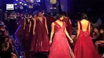 Kareena Kapoor Khan Rocked @ LFW Grand Finale!.mp4