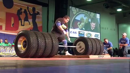 دنیا کا طاقتور آدمی دیکھیے ۔۔ 523 کلوگرام وزن اٹھا لیا