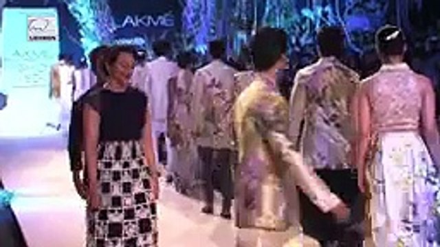 Bollywood Celebrities At Lakme Fashion Week Day 1 Manish Malhotra, Kangana Ranaut & Sonakshi Sinha.mp4