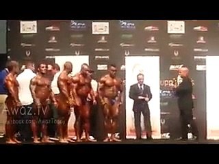 Exclusive Video - Arnold Schwarzenegger awarding medal to Atif Anwar Watch Free All TV Programs. Apna TV Zone
