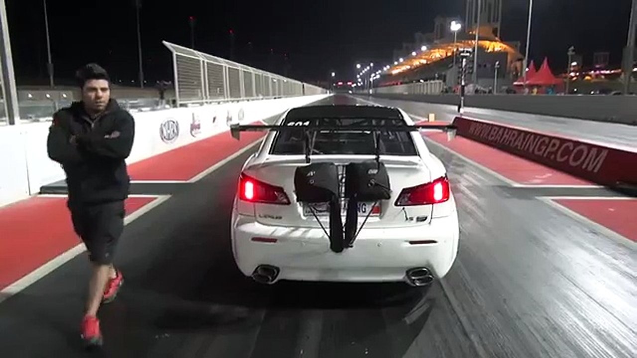 Cette voiture s'Envole lors d'une course de Dragster