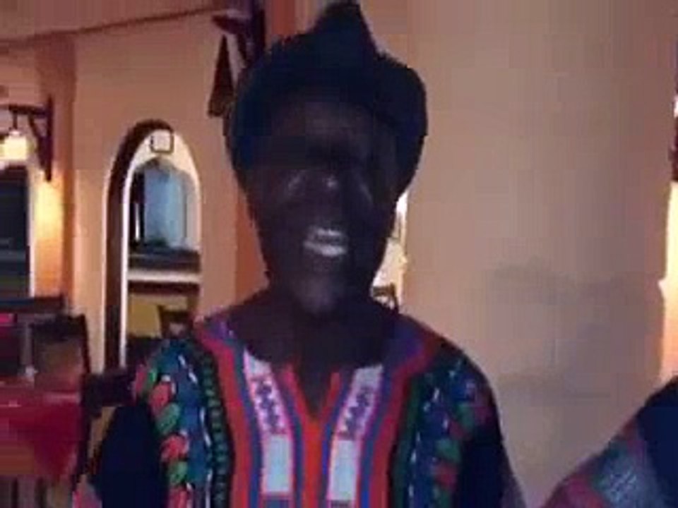 African_Man_Singing_Bahut_Pyaar_Karte_Hai_Tumko(whatsappvideo.net).mp4