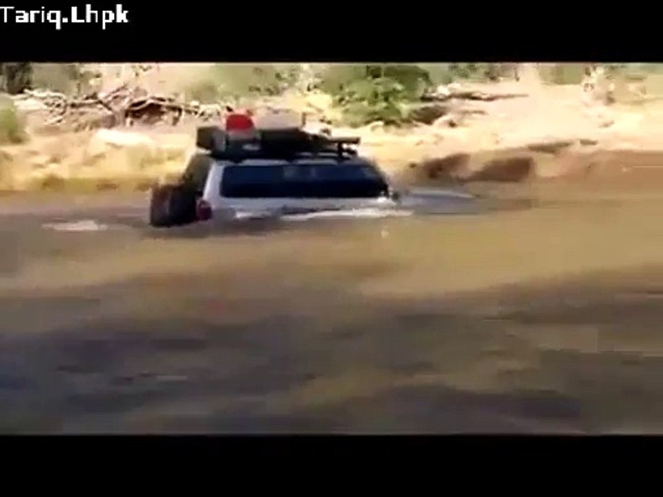 JEEP ACROSS KANAL