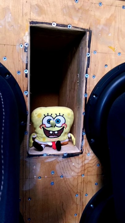 Spongebob VS giga Bass = hilarious puppet dance