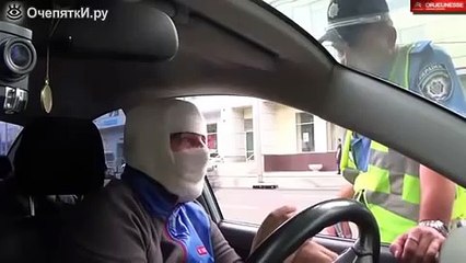 Забинтованный водитель и ДПС ник