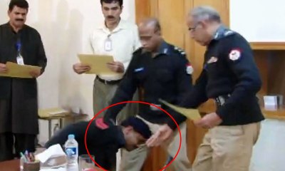 Cops fall in front of IG punjab