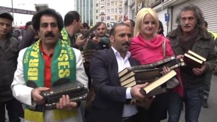 İbrahim Tatlıses İçin 2 Bin 500 Adet Kur'an-ı Kerim Dağıtıldı