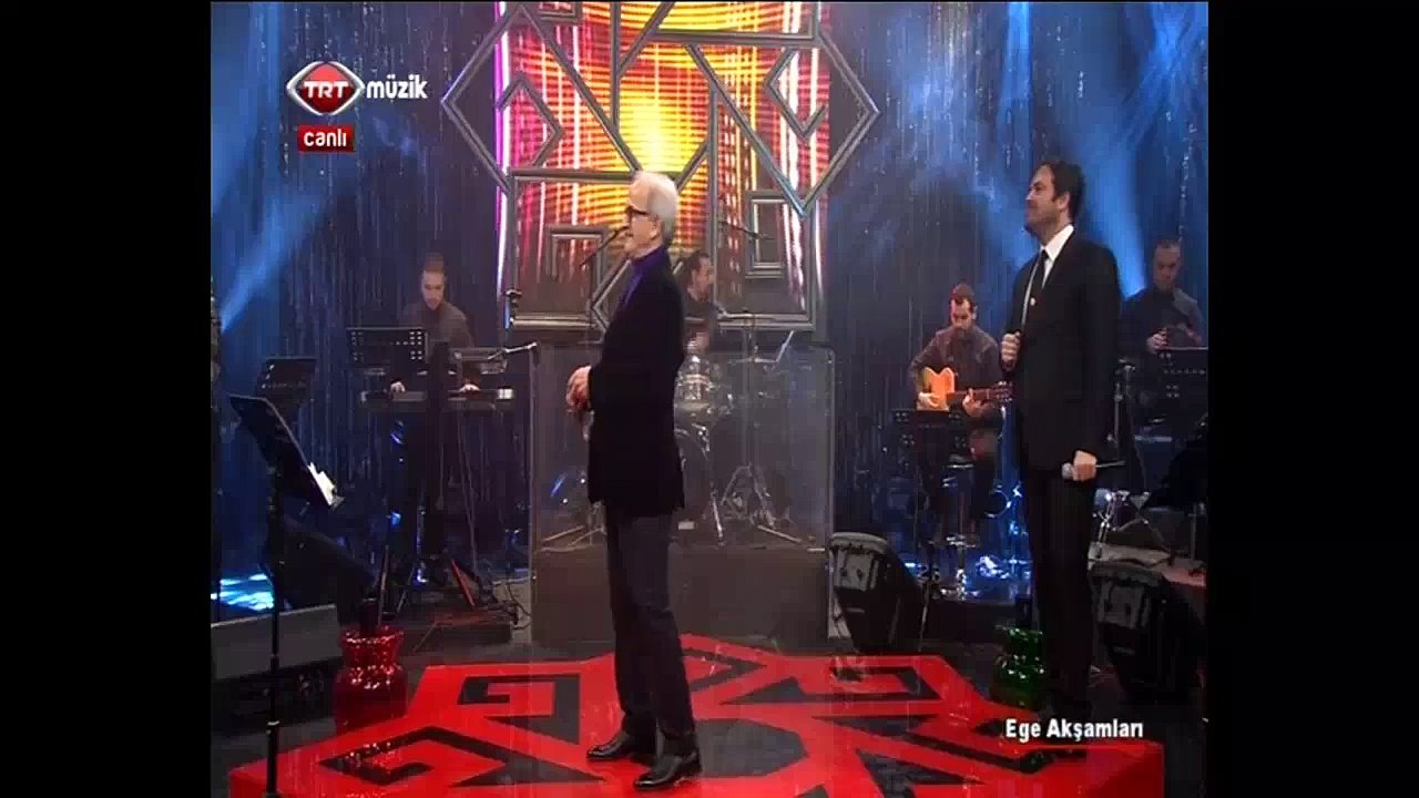SAMİ ÖZER-GÜNEŞİN BATTIGI YERDE BİR DÖNÜLMEZ UFKA GİTTİN