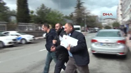 Samsun Doktoru Bıçaklayıp, Ambulans Sürücüsünün de Yüzünü Isırdı