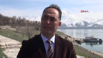 Van Akdamar Adası'ndaki Tavşanlar Toplanıyor Ek